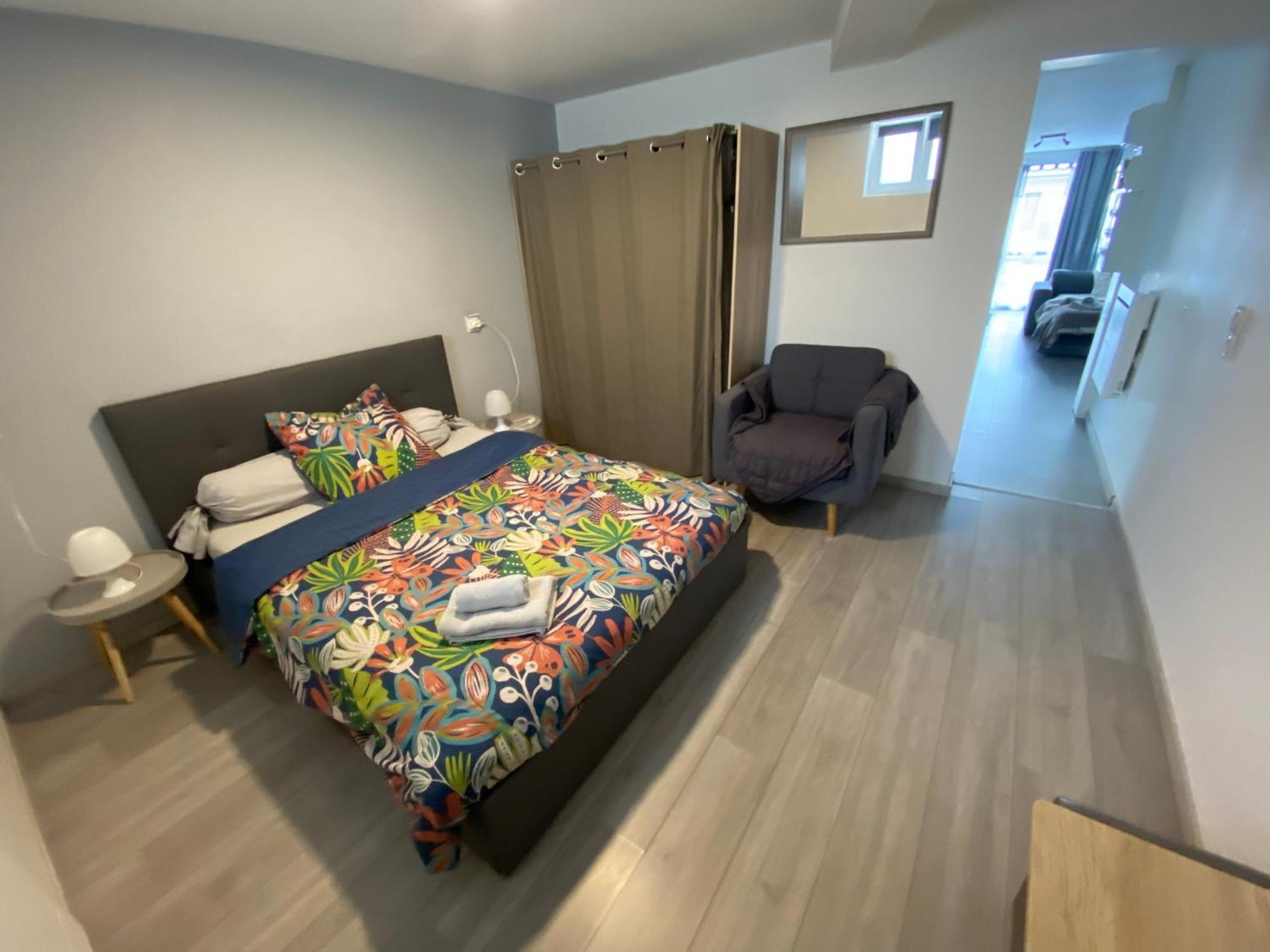 Toul Appartement Entier Avec Parking Prive Au Calme Cosy A Etage Avec Balcon Экстерьер фото